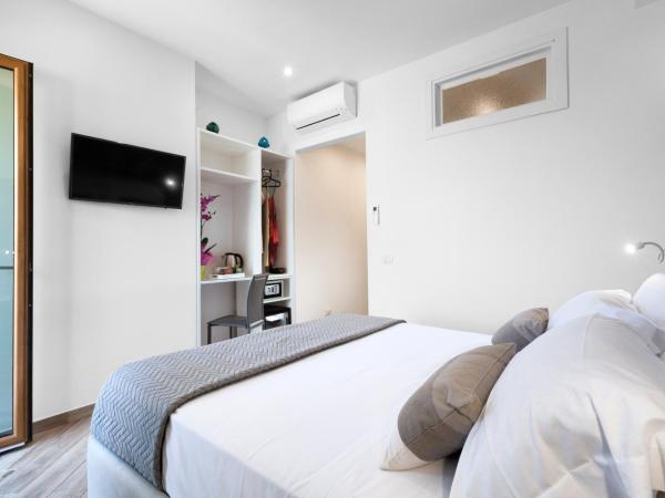 Viria B&B Sorrento : photo 10 de la chambre chambre double deluxe avec balcon