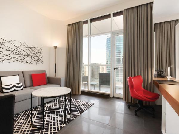 TRYP by Wyndham Dubai : photo 3 de la chambre suite premium tryp avec accès au soluna beach club