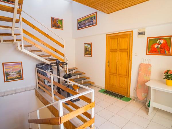 Apart Júlia Villa : photo 1 de la chambre appartement familial (2 adultes + 2 enfants)