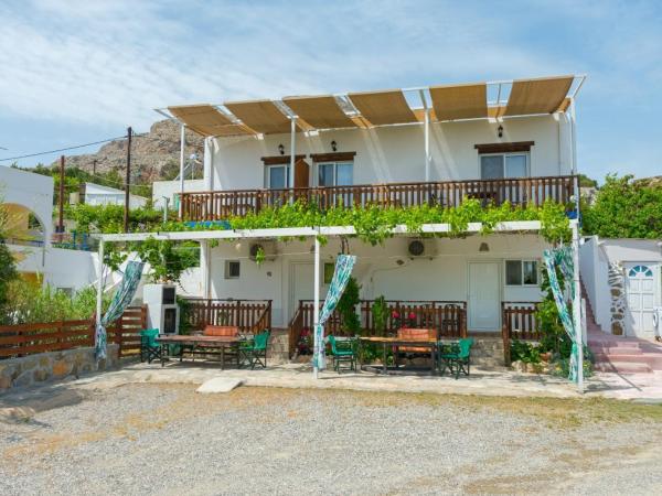 Christos studios and family apartments : photo 4 de la chambre chambre quadruple confort