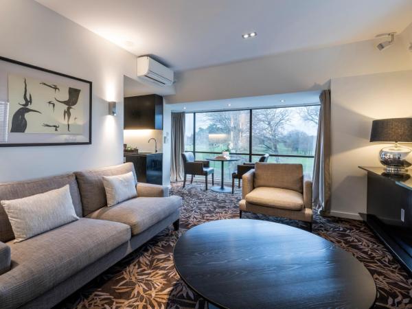 The George : photo 5 de la chambre suite de luxe avec baignoire spa