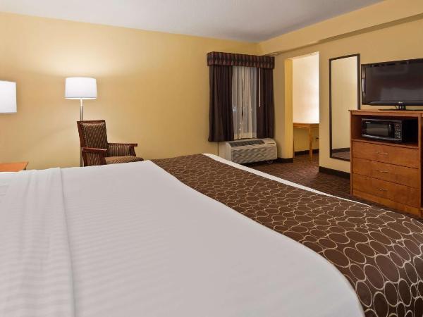 Best Western Louisville East Inn & Suites : photo 6 de la chambre chambre lit king-size affaires - non-fumeurs