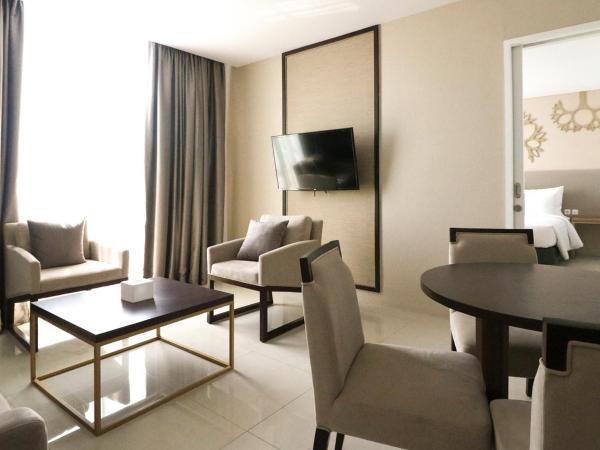 PALM PARK Hotel Surabaya : photo 4 de la chambre suite familiale