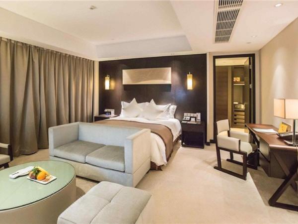 Howard Johnson IFC Plaza Ningbo : photo 8 de la chambre suite supérieure 