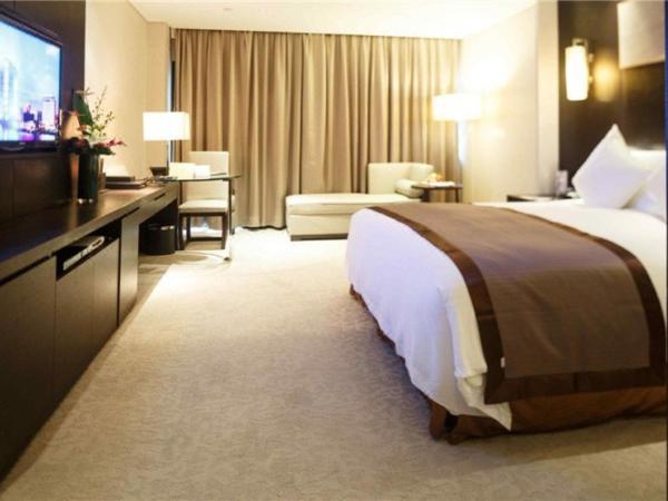 Howard Johnson IFC Plaza Ningbo : photo 6 de la chambre chambre lit king-size deluxe