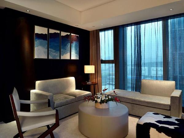 Howard Johnson IFC Plaza Ningbo : photo 5 de la chambre suite supérieure 