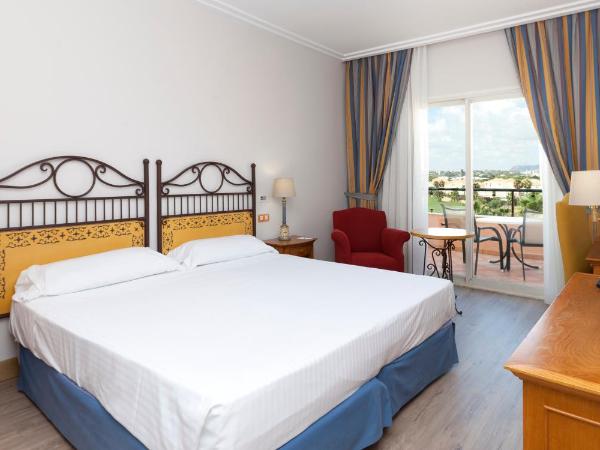 Hotel Alicante Golf : photo 5 de la chambre chambre double ou lits jumeaux - vue sur lac