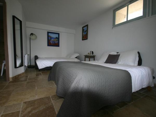 Château de Loubéjac : photo 2 de la chambre chambre familiale adaptée aux personnes à mobilité réduite