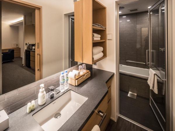 Tomoya Residence Hotel Kyoto : photo 7 de la chambre suite 1 chambre lits jumeaux avec kitchenette - vue sur jardin - rez-de-chaussée