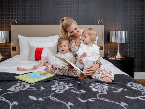 Hotel Schweizerhof Bern & Spa : photo 1 de la chambre hébergement familial 2 chambres