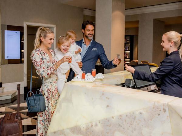 Hotel Schweizerhof Bern & Spa : photo 2 de la chambre hébergement familial 2 chambres