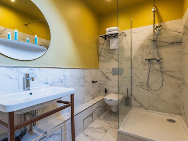 Best Western Hotel Centre Reims : photo 3 de la chambre chambre supérieure lit queen-size