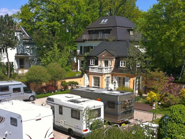 Yacht- , und Reisemobilhafen