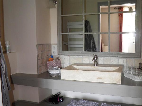 La Bastide du Bouchou : photo 5 de la chambre chambre double - vue sur piscine