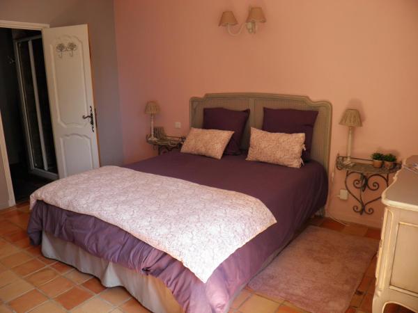 La Bastide du Bouchou : photo 5 de la chambre chambre double - vue sur jardin