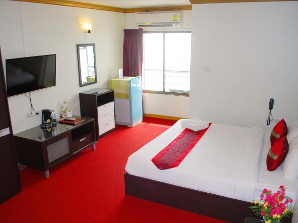 Witchuwan Apartel : photo 5 de la chambre chambre de luxe lit double et canapé-lit 6 '