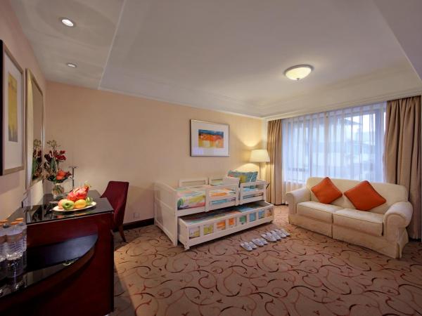 Hotel Royal Macau : photo 3 de la chambre suite familiale royale (2 adultes + 2 enfants) avec 4 petits-déjeuners