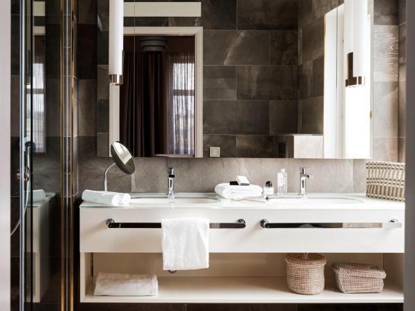 Hotel St. George Helsinki : photo 1 de la chambre suite poésie avec balcon