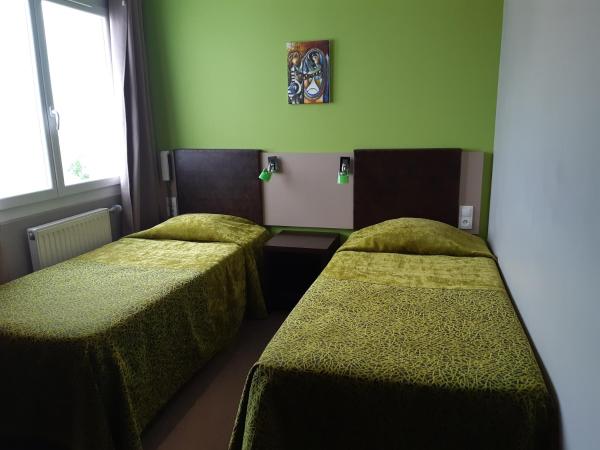 Hôtel Savary : photo 1 de la chambre chambre lits jumeaux