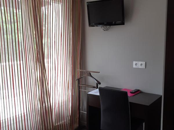 Hôtel Savary : photo 2 de la chambre chambre double avec balcon
