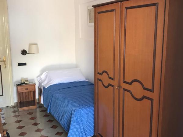 Hotel Villa Antonio : photo 1 de la chambre petite chambre simple