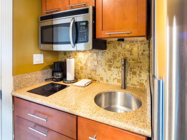 Castle at Waikīkī Grand : photo 3 de la chambre studio avec kitchenette - vue sur l'océan