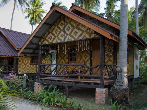Moonwalk Lanta Resort : photo 6 de la chambre bungalow standard avec ventilateur