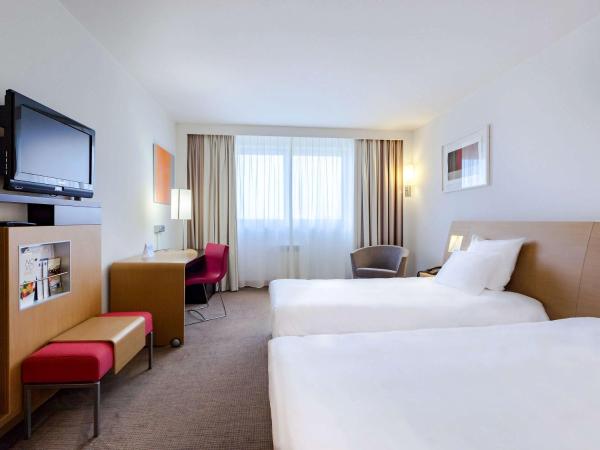 Novotel Kraków City West : photo 1 de la chambre chambre supérieure avec deux lits simples