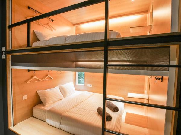 The Bed KLCC : photo 6 de la chambre chambre familiale (salle de bains commune)