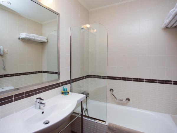 Akti Taygetos - Conference Resort : photo 5 de la chambre chambre double classique - vue latérale sur mer ou piscine