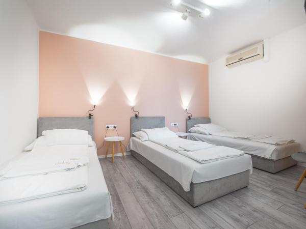 Chesscom Guesthouse : photo 4 de la chambre chambre triple