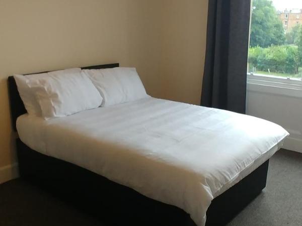 Mayfair Guest House : photo 1 de la chambre chambre double avec salle de bains commune