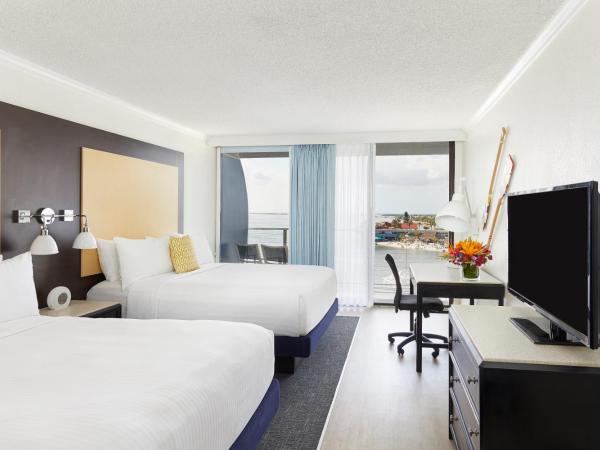 The Godfrey Hotel & Cabanas Tampa : photo 2 de la chambre chambre lit queen-size - vue sur mer
