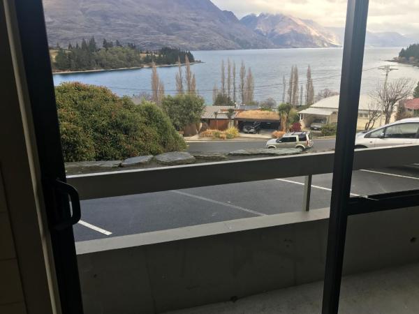 Earnslaw Lodge : photo 4 de la chambre studio avec cuisine donnant sur le lac

