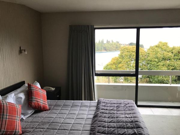 Earnslaw Lodge : photo 5 de la chambre studio avec cuisine donnant sur le lac

