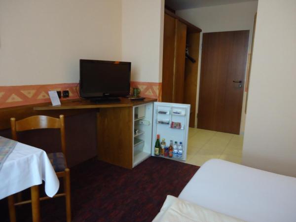 enjoyHotel garni Korntal Stuttgart : photo 6 de la chambre chambre triple (3 adultes)