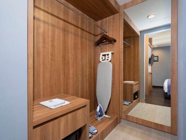 BATIQA Hotel Darmo - Surabaya : photo 3 de la chambre suite