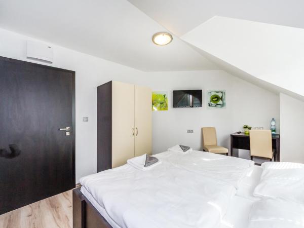 Nová Hospoda - Hotel & Restaurant : photo 5 de la chambre chambre double