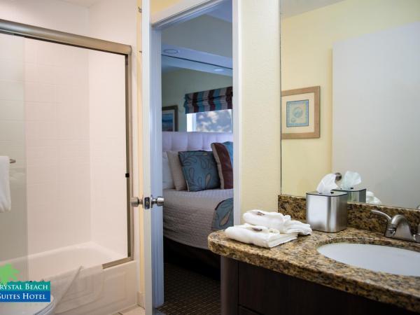 Crystal Beach Suites Miami Oceanfront Hotel : photo 6 de la chambre suite premium lit king-size