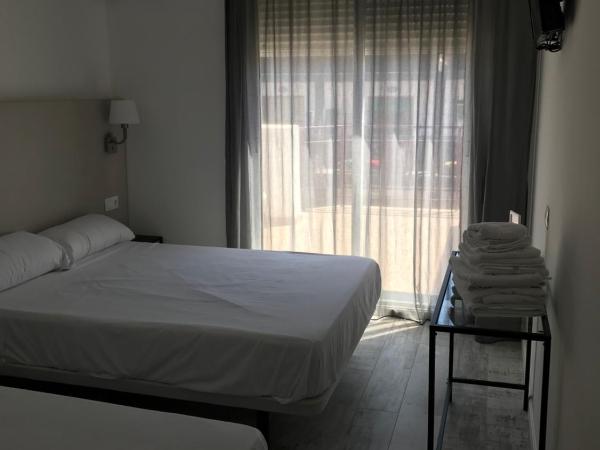 Hotel Boutique Centro BBB Auto check in : photo 3 de la chambre chambre familiale avec terrasse 