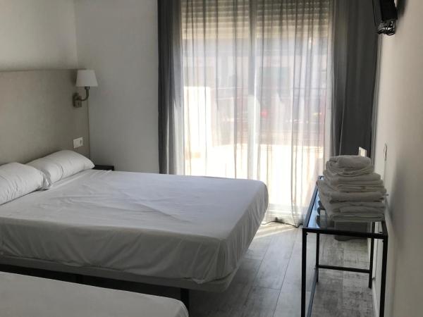 Hotel Boutique Centro BBB Auto check in : photo 6 de la chambre chambre double avec balcon (3 adultes)