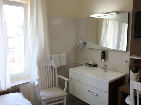 Hotel Boritzka : photo 4 de la chambre chambre lits jumeaux avec salle de bains privative séparée