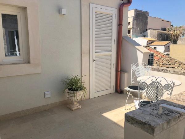 La Maison : photo 8 de la chambre chambre double ou lits jumeaux avec terrasse