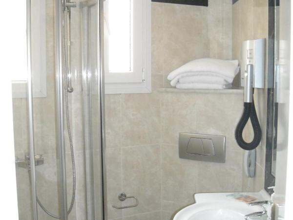 City Marina : photo 4 de la chambre chambre lits jumeaux Économique