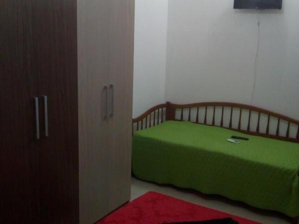 Hostel Mota : photo 3 de la chambre chambre double avec lit d'appoint