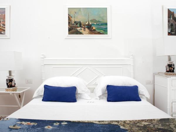 Casa Marta Capri : photo 6 de la chambre chambre double avec balcon - vue sur mer