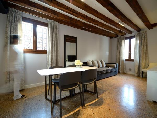 Residence La Fenice : photo 4 de la chambre appartement 2 chambres (6 adultes) - san marco 1859