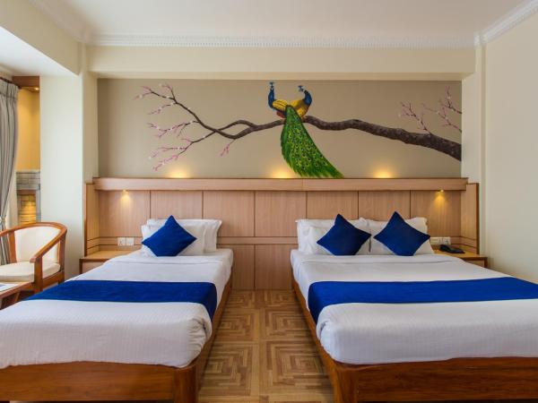 Hotel White Pearl : photo 2 de la chambre chambre triple – vue sur montagne