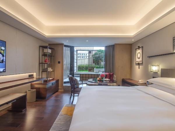 Grand Hyatt Hangzhou : photo 3 de la chambre chambre lit king-size avec jardin