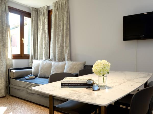 Residence La Fenice : photo 4 de la chambre appartement 1 chambre avec terrasse
